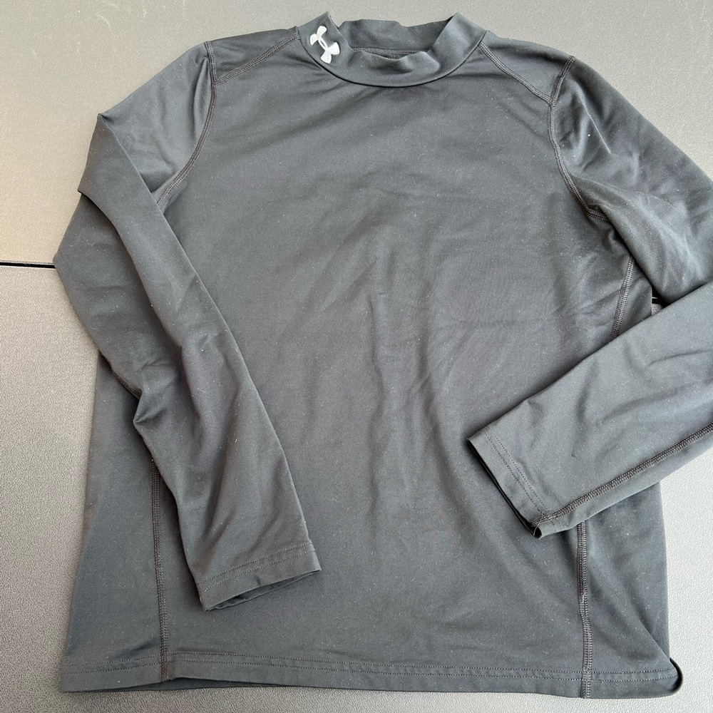 Boys XL Cold gear Under Armour Black long sleeve